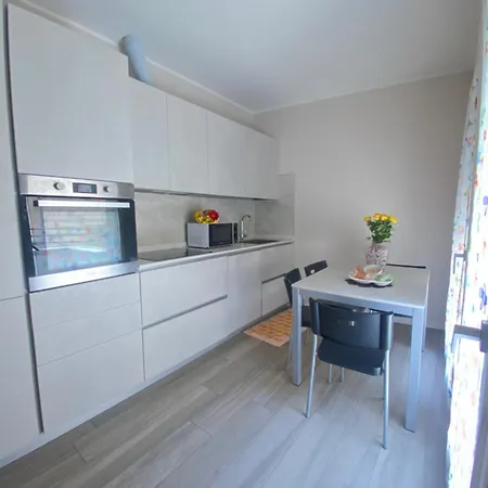 Apartment Heart Como